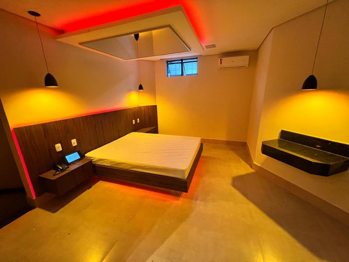 Bliss Motel Brasilia Bagian luar foto