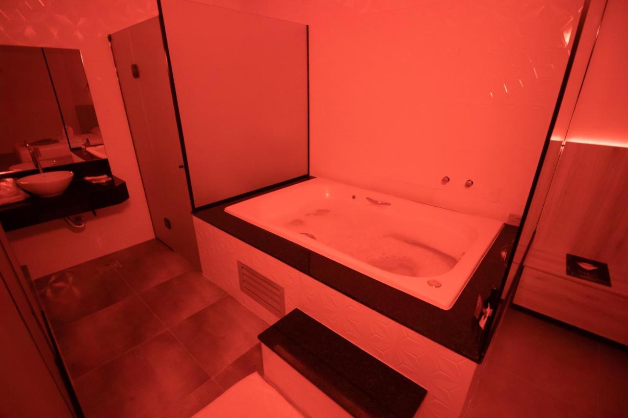Bliss Motel Brasilia Bagian luar foto